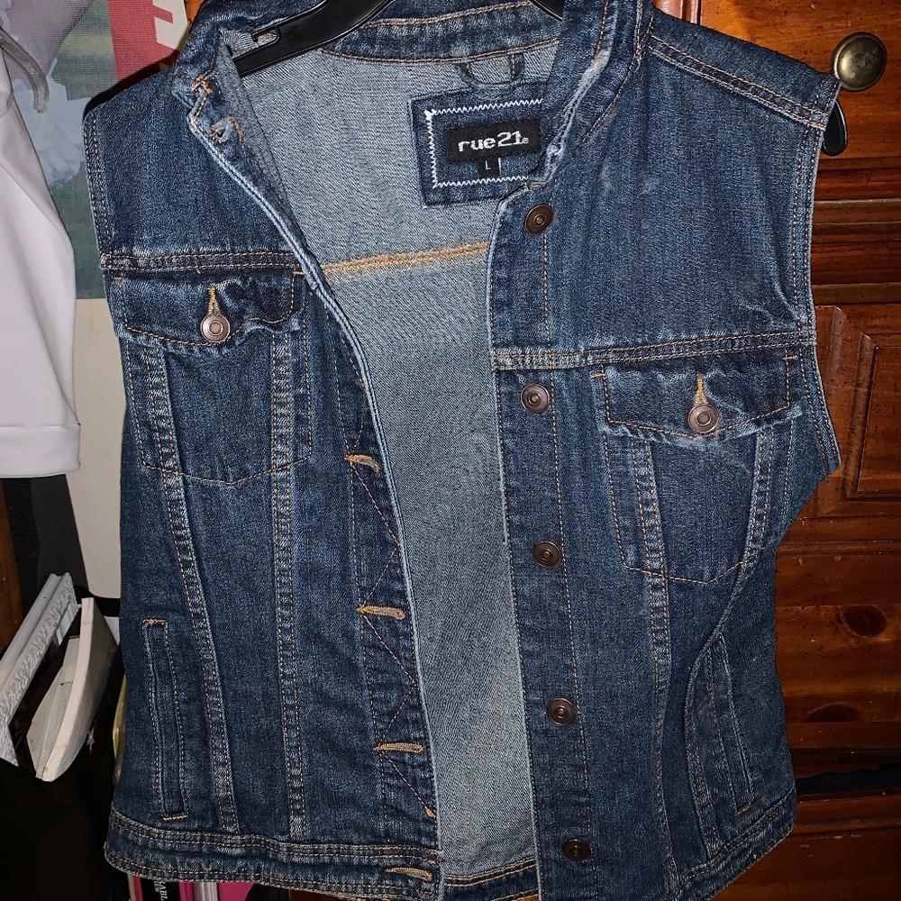 Jean Vest